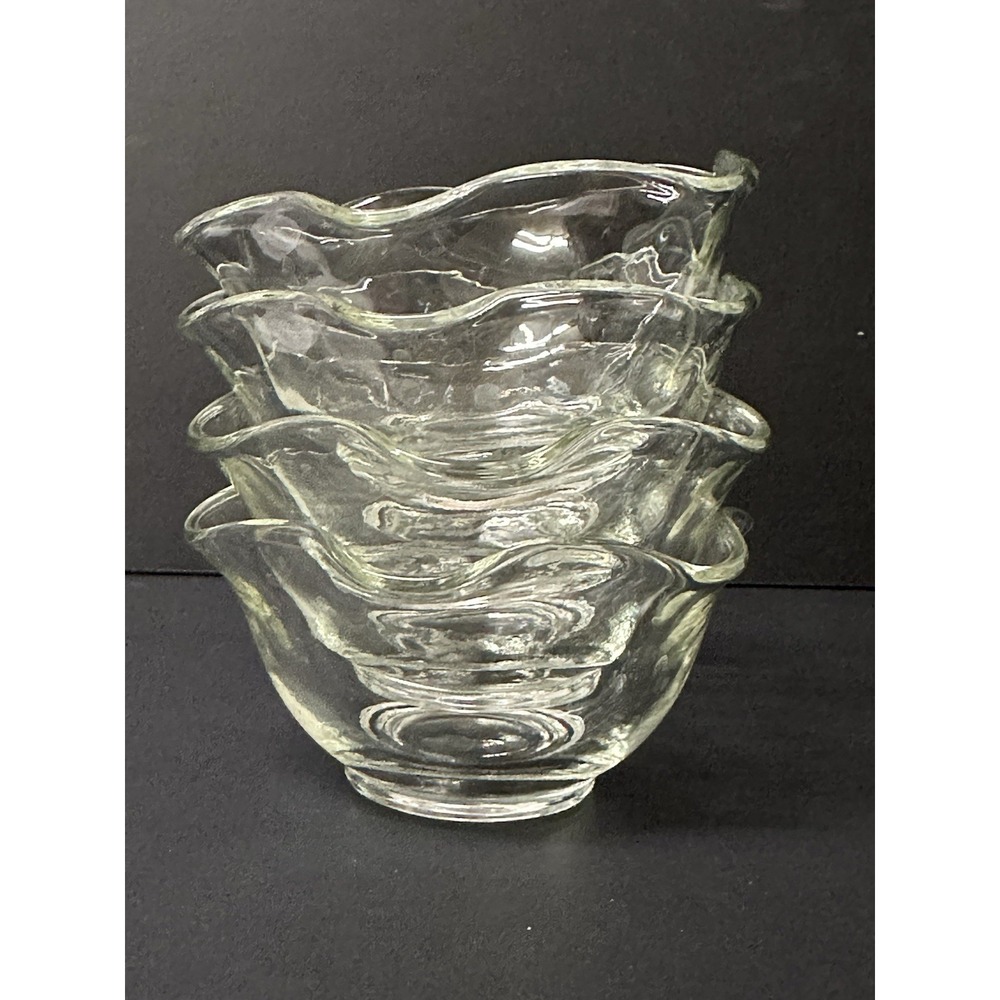 Soda-Lime? Glass Bowls Green Tint Scalloped Dessert Bowls 5 1/4" Vtg Set 4 Petal
